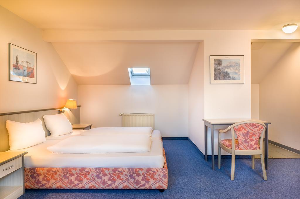 Hotel Am Bonhoefferplatz Дрезден Экстерьер фото