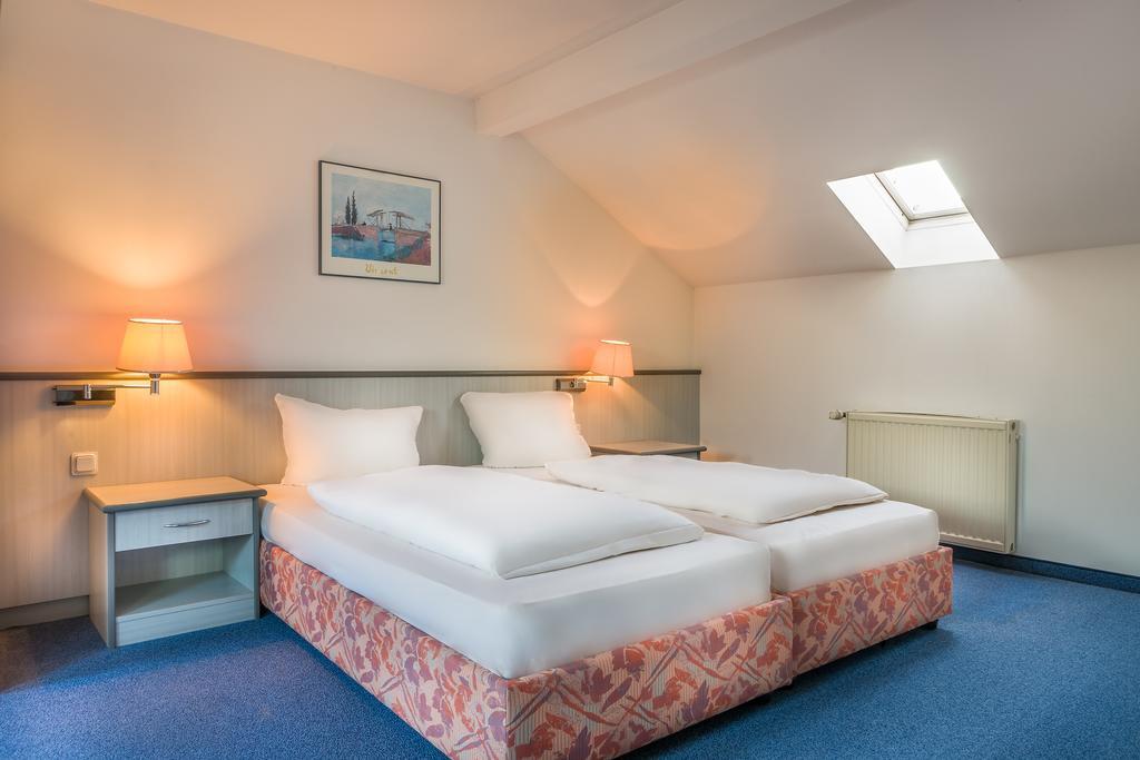 Hotel Am Bonhoefferplatz Дрезден Экстерьер фото